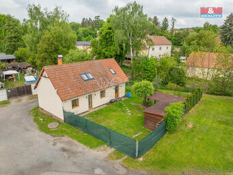 Prodej rodinného domu, 100 m², Knovíz