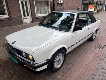 BMW E30 325i cabrio