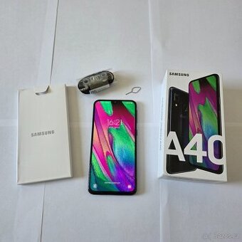 Samsung A40 mobilní telefon