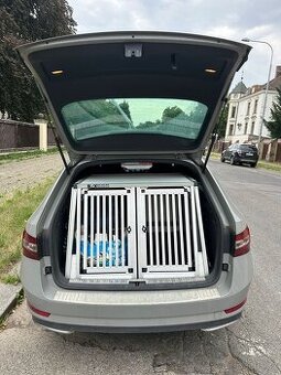 Box4Dogs klec do auta až pro 2 psy  - Škoda Superb III combi