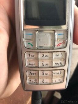 Nokia tlačítkový telefon - 1