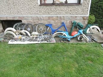stadion moped 3 ks + použité a nové díly