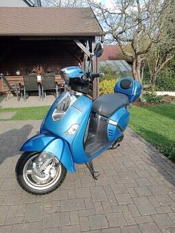 Skútr Lambretta 151