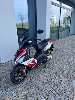 Skútr Aprilia sr 50