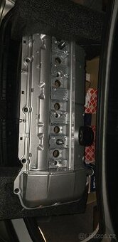 Hliníkové víkovo ventilů (hlavy) M52TU M54 BMW E46, E36, E39