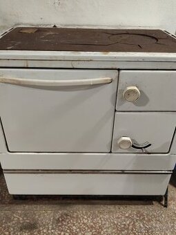 Sporák na tuhá paliva