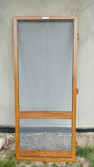 Sítě proti hmyzu do dveří