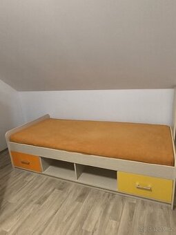 NOVÁ CENA Prodám postel, židli a ..Pouze OSOBNÍ odběr - 1