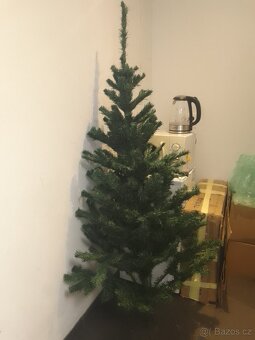 Umělý vánoční stromek