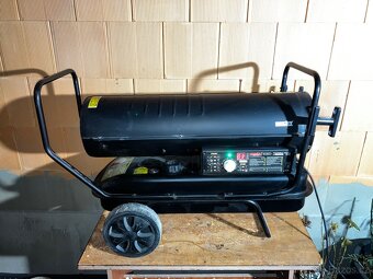 Naftový přímotop / horkovzdušná turbína Hecht 3038