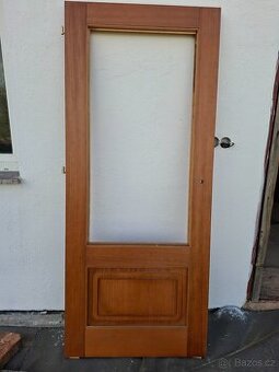 Prodám interiérové dveře 80 levé