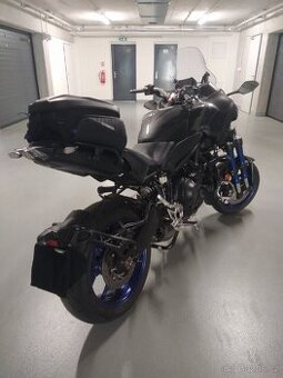 Yamaha Niken 850, rok 2021, Akrapovič