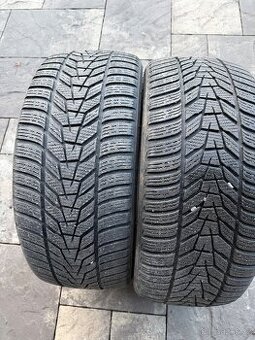 Zimní pneumatiky 235/40R19 Hankook
