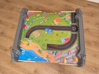 Hape vláčkodráha stůl