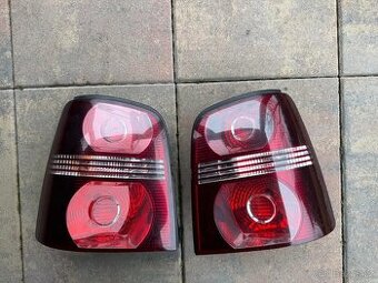 VW Touran 1T2 zadni světla
