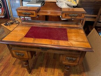 Prodám dámský psací stolek
