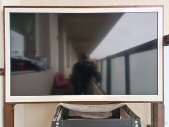 málo hranou nepoškozenou televizi 46 palců