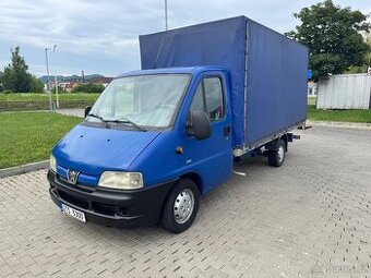 Peugeot Boxer 2,8HDi 93kW, valník/plachta, NOVÁ STK