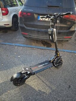 Elektro kolibezka Taverun figter