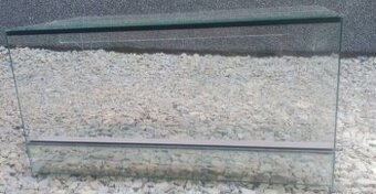 Terárium 100x50x50 Nové .Vhodné pro agamy, želvy hady. Síla