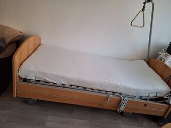 Zdravotní postel