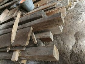 Dřevěné staré trámy - 1