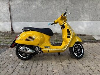 Vespa GST 300 Super - rezervace