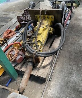 Hydraulicke bouraci kladivo atlas copco sb 552