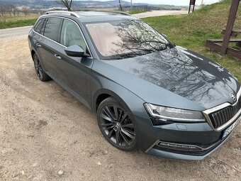 Superb iV
