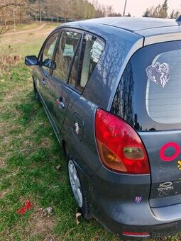Toyota Corola verso 2003