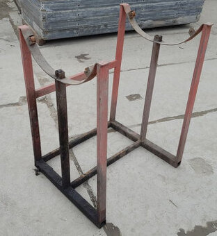 Stojan na sud 200L - 1