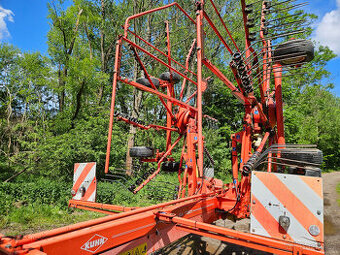 Prodám středový shrnovač KUHN GA 7301