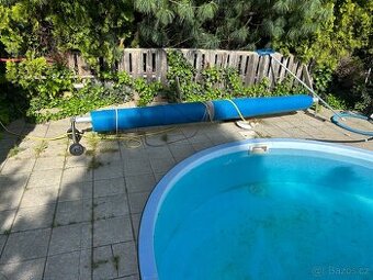 Naviják na plachtu na bazen