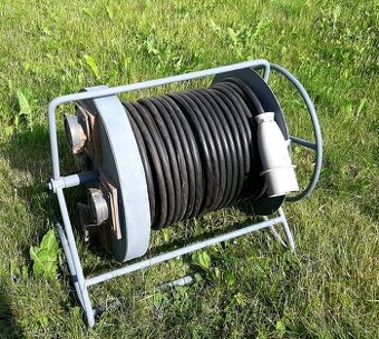 prodlužovací kabel 380V 70m s cívkou a zásuvkami - 1