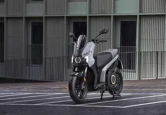 SEAT MÓ 50 NOVÝ r.v. 2025