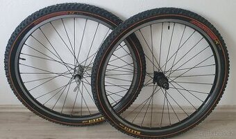 Výplety Mach1/Sachs Quartz/Novatec 26"