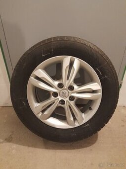 Set letních pneu a litých kol z Hyundai ix35