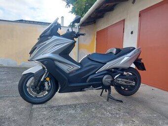 Kymco AK550