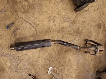 Honda CBR 600F výfuk MICRON a kola a motor a rám a světlo