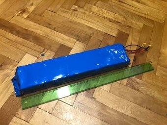 NOVÁ Lithiová baterie 36V 10Ah li-ion XT60, XT30