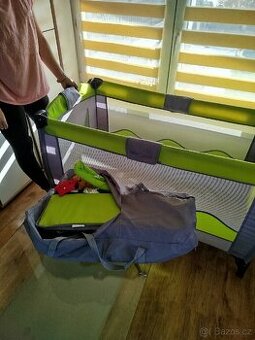 Mobilní dětská postýlka