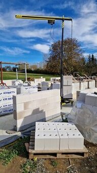 Stavební jeřáb pro zdění zdiva sendwix, KM Beta, porotherm