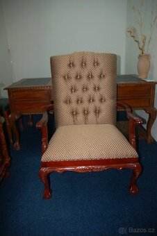 Křeslo z mahagonu