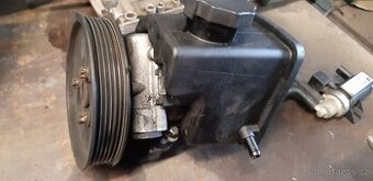 Mercedes-Benz Vito W638,W639: servočerpadlo