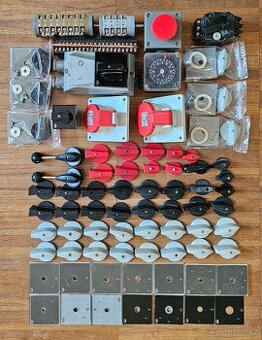 Vačkové spínače VS10/16, zásuvky 3P+ a příslušenství 100ks