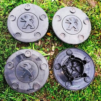 Poklice kryty kol Peugeot Expert