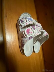 Prodám zachovalé dětské zdravotní pantofle SANTÉ vel. 33