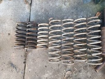 Lada Niva vinuté pružiny zadní