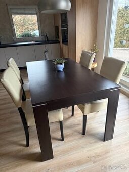 Jídelní stůl + židle