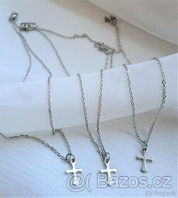 Řetízek Křížek ocel symbol ochrany = úspěch u žen i dívek